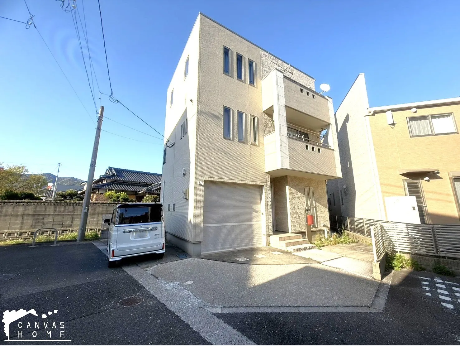 ガレージ付き3階建て住宅 小倉南区沼本町一丁目 2007年築